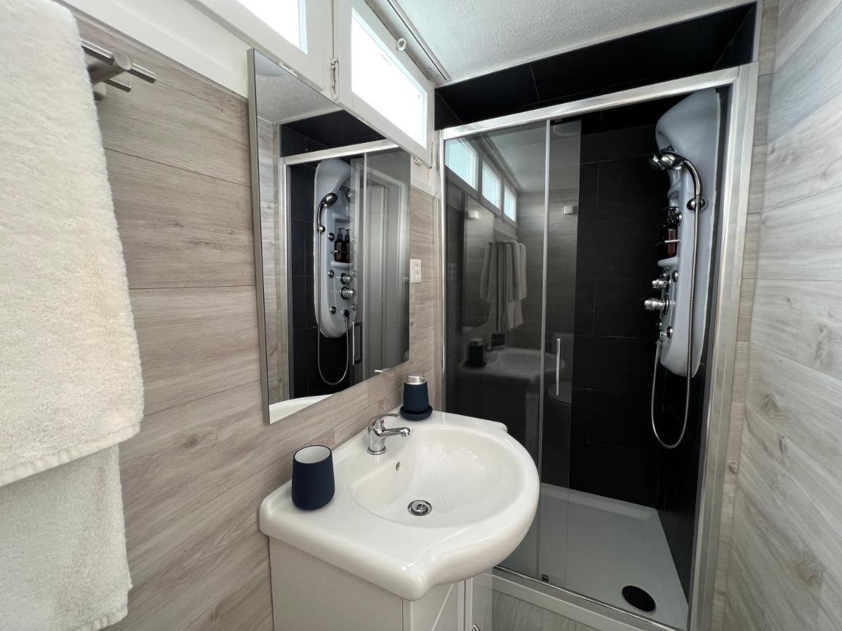 Bright Tiny Studio - Shared Pool & Sauna - Free Parking - Air Condition Muralto 외부 사진