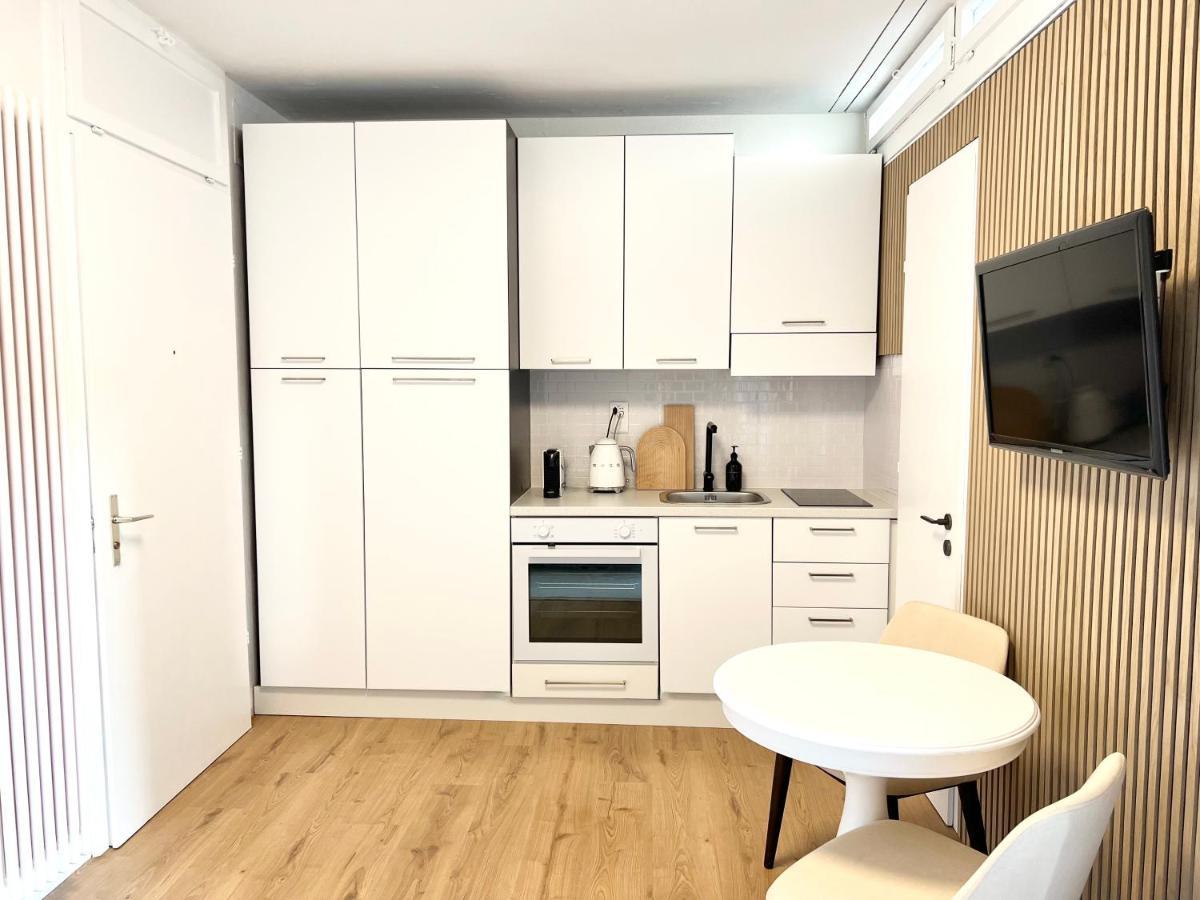 Bright Tiny Studio - Shared Pool & Sauna - Free Parking - Air Condition Muralto 외부 사진